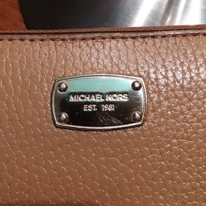 Michael Kors gorgeous light brown wallet